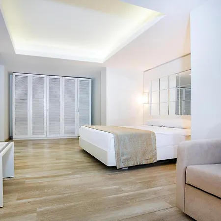 Mavi Deniz 3* トゥルンチュ